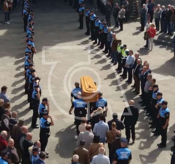El féretro con los restos mortales de Rubén Rivero, a su llegada a la Basílica de San Juan (Foto TA)